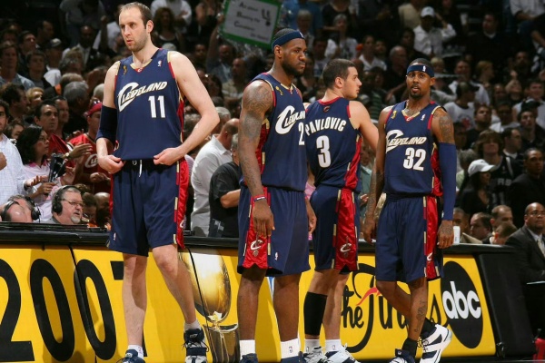 內線巨塔碾壓薩克拉門托！騎士坐鎮(zhèn)主場劍指三連勝，國王殘陣難逃七連敗魔咒